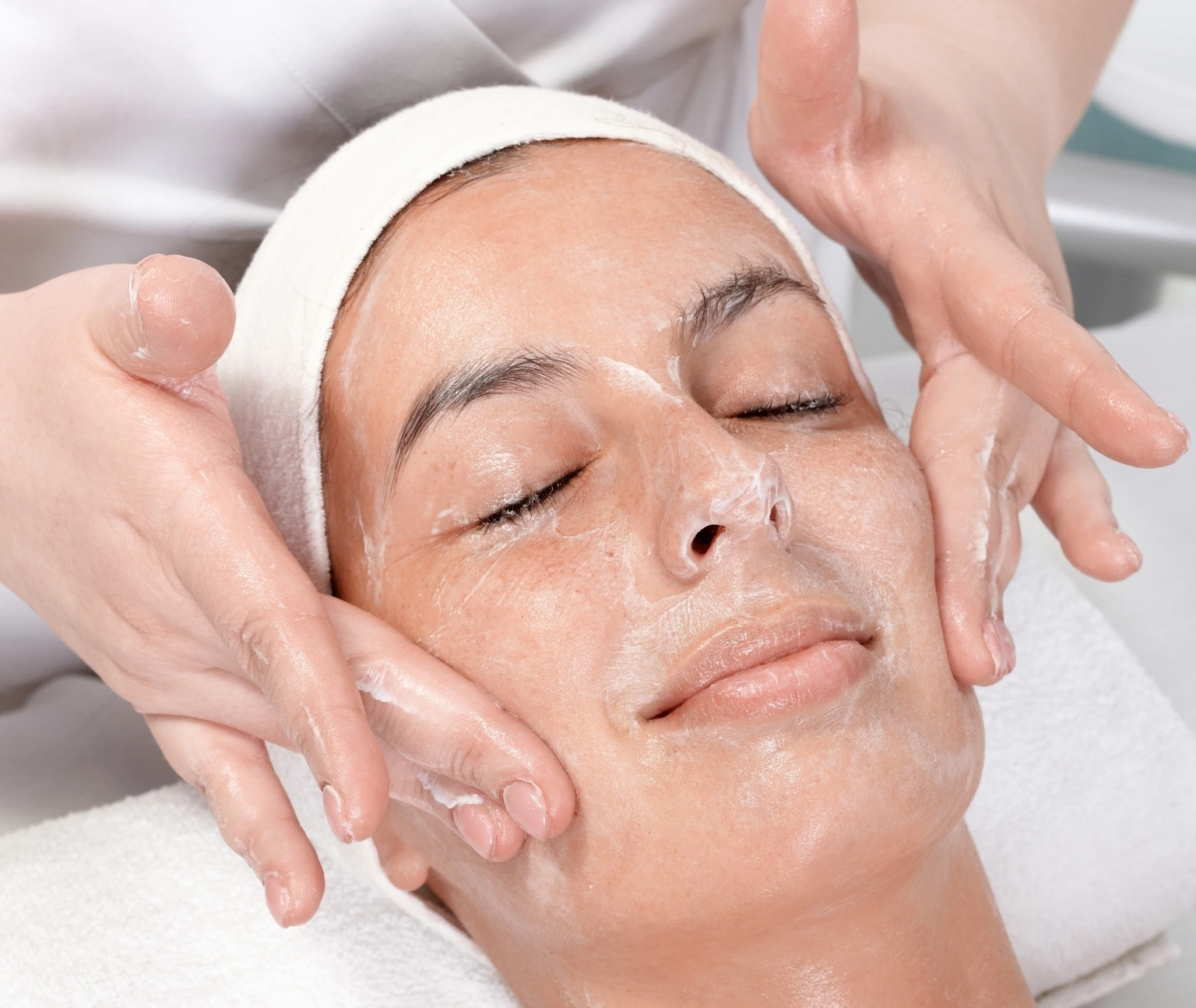 collagen boosting facial jumeirah
